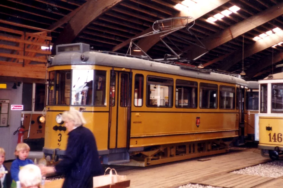 Skjoldenæsholm railcar 3 inside Remise 1 (1990)