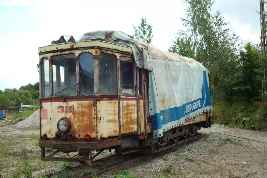 Skjoldenæsholm railcar 33 in front of Valby Gamle Remise (2008)