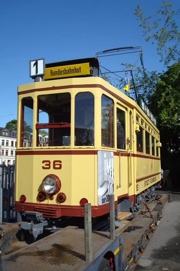 Skjoldenæsholm railcar 36 at Aktiv Bus, Apenrader Strasse 22, Flensborg, seen from behind (2012)