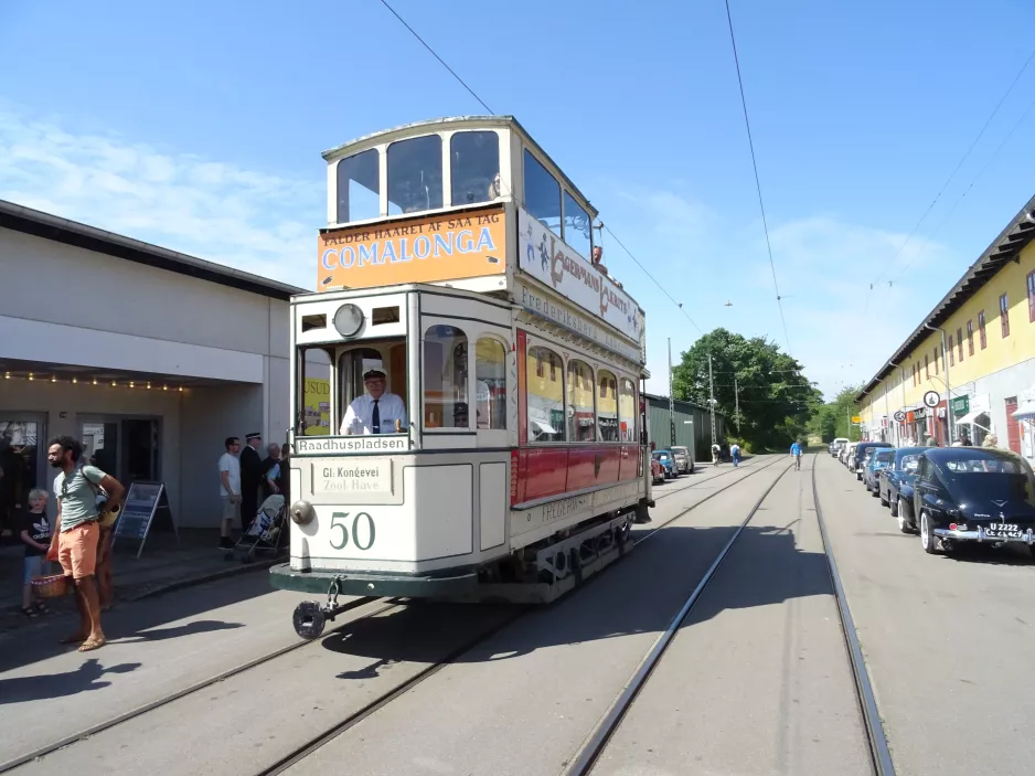 Skjoldenæsholm standard gauge with bilevel rail car 50 at Bushallen (2022)