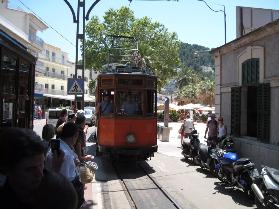 Sóller tram line with railcar 1, the front Port de Sóller (2013)