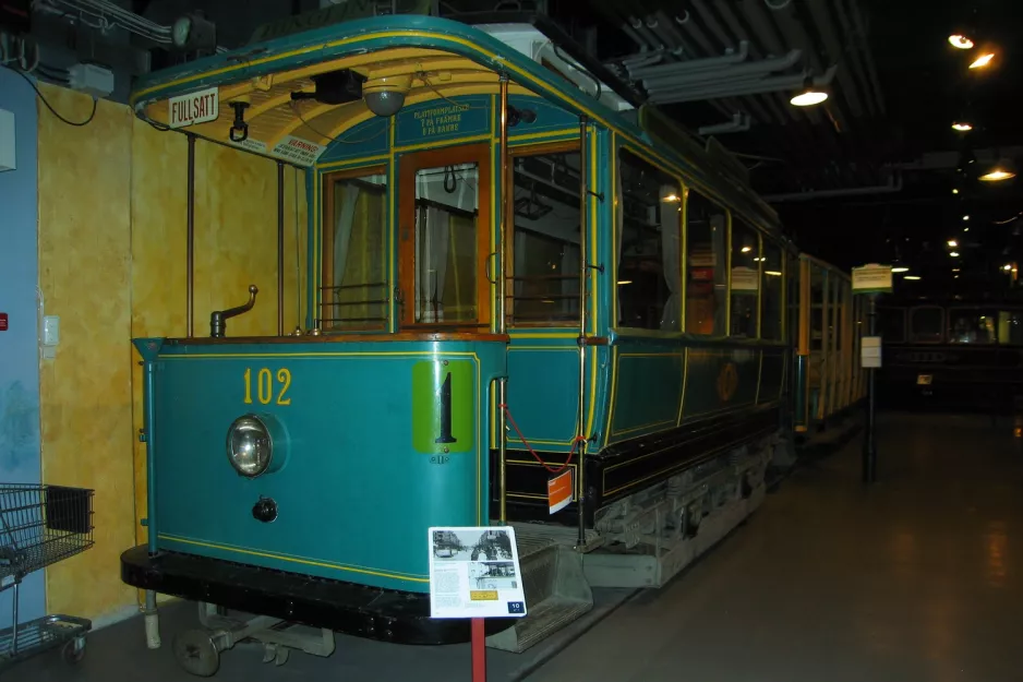 Stockholm railcar 102 on Tegelviksgatan 22 (2011)