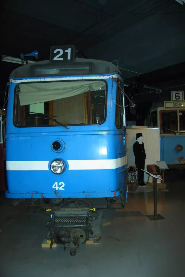 Stockholm railcar 42 on Tegelviksgatan 22 (2011)