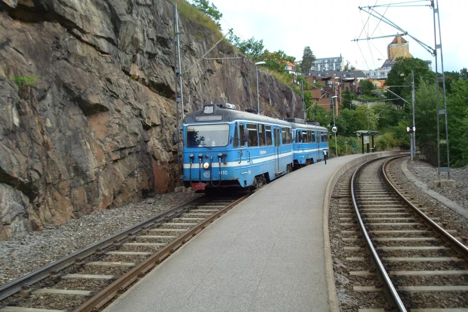 Stockholm tram line 21 Lidingöbanan with sidecar 610 "Juno" at Torsvik (2012)