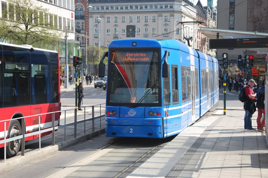 Stockholm tram line 7S Spårväg City with low-floor articulated tram 2 at Kungsträdgården (2013)