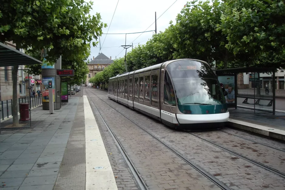 Strasbourg tram line C with low-floor articulated tram 1015 at Broglie (2008)