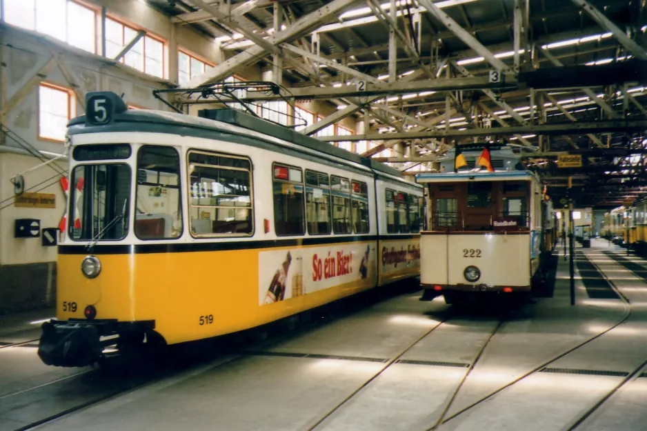 Stuttgart articulated tram 519 on Strohgäustraße 1 (2007)