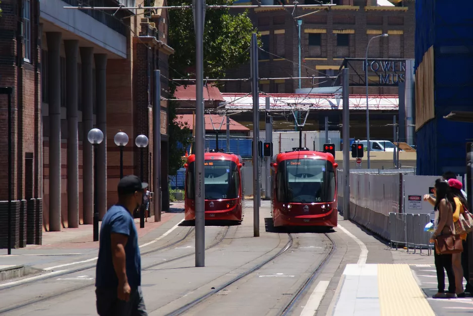 Sydney light rail line L1 with low-floor articulated tram 2112 near Powerhouse Museum (2014)