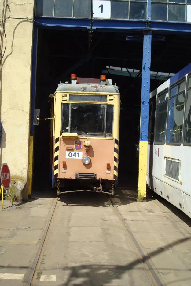 Szczecin service vehicle 041 inside the depot Golecin Zajezdnia tramwajowa (2015)