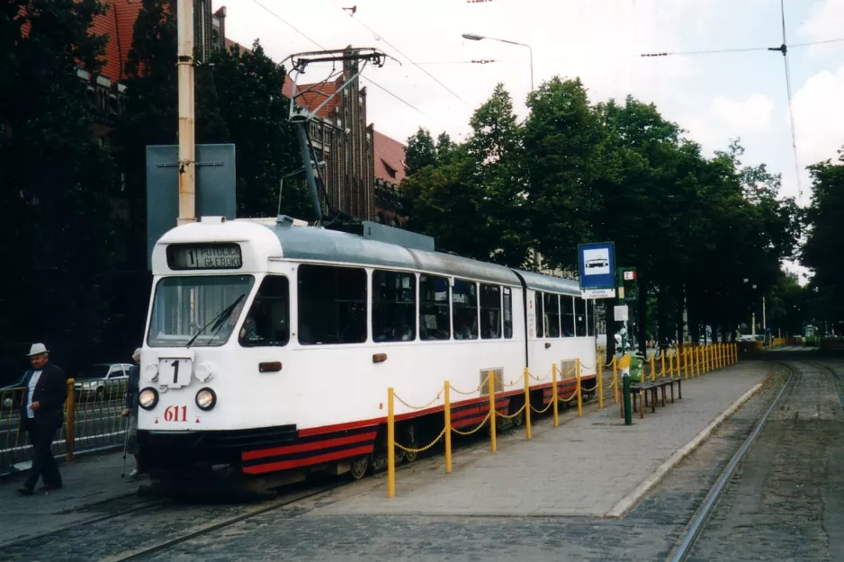 Szczecin tram line 1 with articulated tram 611 at Brama Portowa (2004)