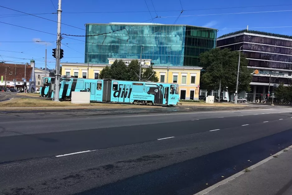 Tallinn tram line 1 on Viru väljak (2018)