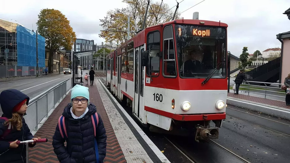 Tallinn tram line 1 with articulated tram 160 at Telliskivi (2017)