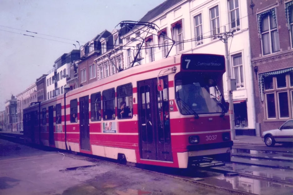 The Hague tram line 7 with articulated tram 3037 near Mauritskade (1987)