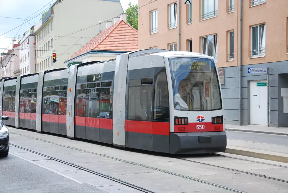 Vienna tram line D with low-floor articulated tram 650 on Heiligenstädter Straße (2014)