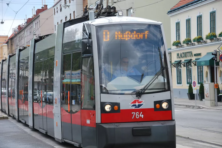 Vienna tram line D with low-floor articulated tram 764 close by Sickenberggasse (2014)