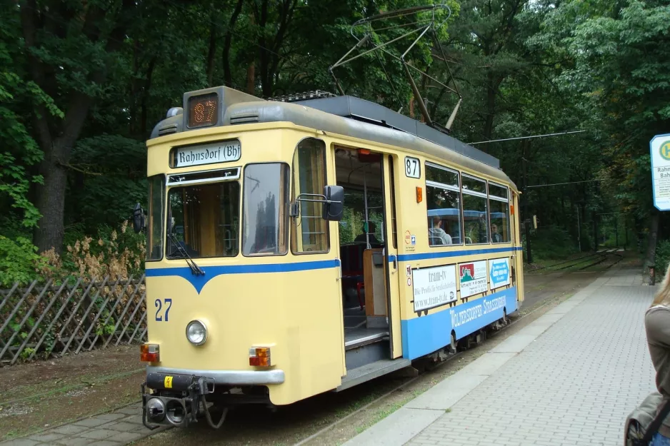 Woltersdorf tram line 87 with railcar 27 at Rahnsdorf (2008)