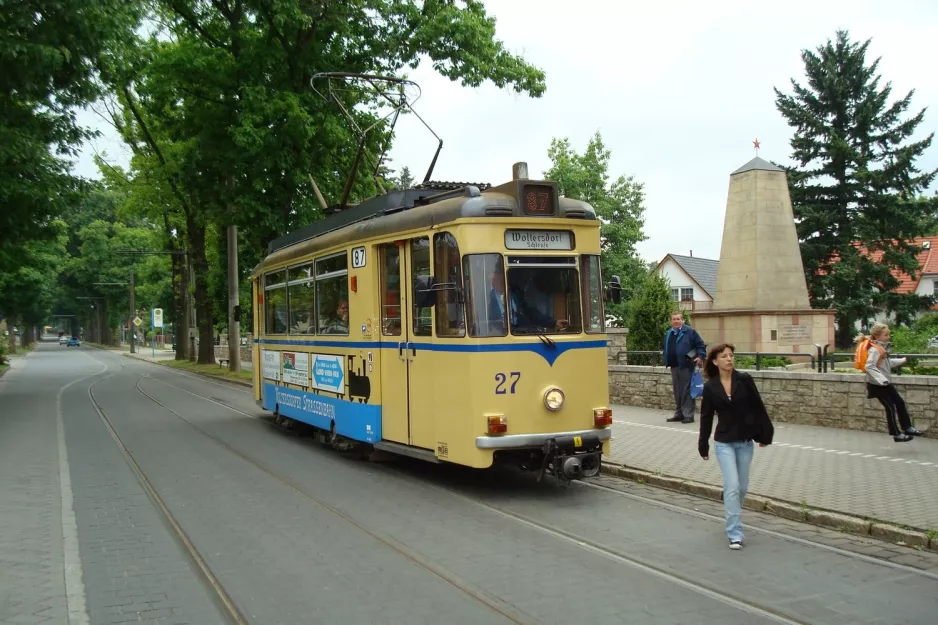 Woltersdorf tram line 87 with railcar 27 at Thälmannplatz (2008)