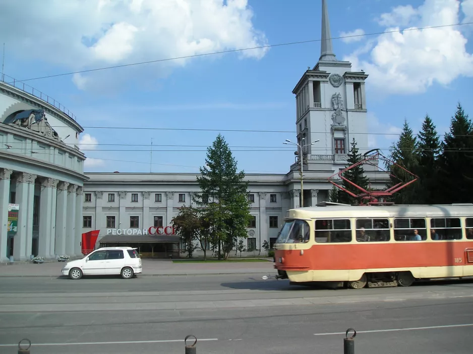 Yekaterinburg railcar 185 near Restaurant CCCP (Den Røde Armes Officers Klub) (2009)
