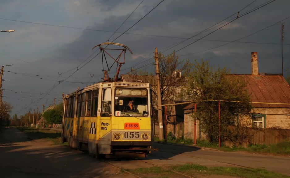 Yenakiieve tram line 1 with railcar 055 on Lermontova Ulitsa (2011)