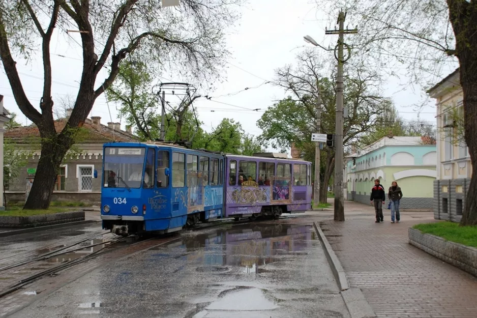 Yevpatoria tram line 1 with articulated tram 0034 on Pioners'ka Street (2011)