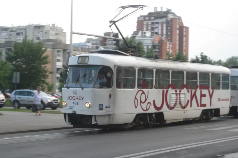 Zagreb railcar 432 near Hondlova (2008)