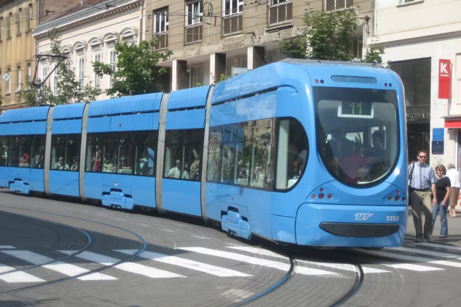 Zagreb tram line 11 with low-floor articulated tram 2252 on Draškovićeva ulica (2008)