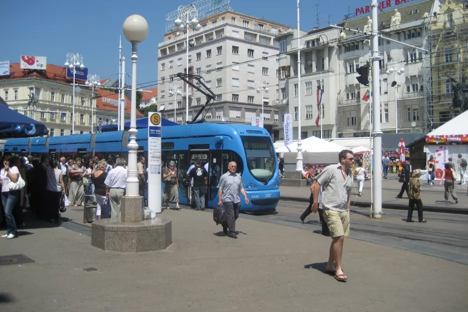 Zagreb tram line 12 with low-floor articulated tram 2225 on Trg bana Josipa Jelačića (2008)