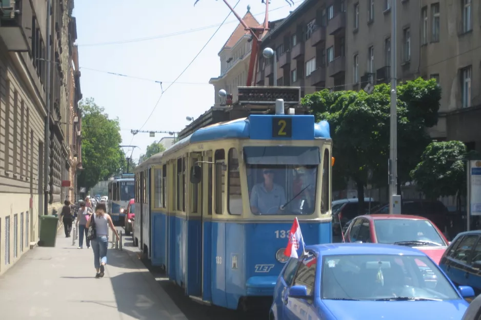 Zagreb tram line 2 with railcar 133 on Ulica Valentina Vodnika (2008)