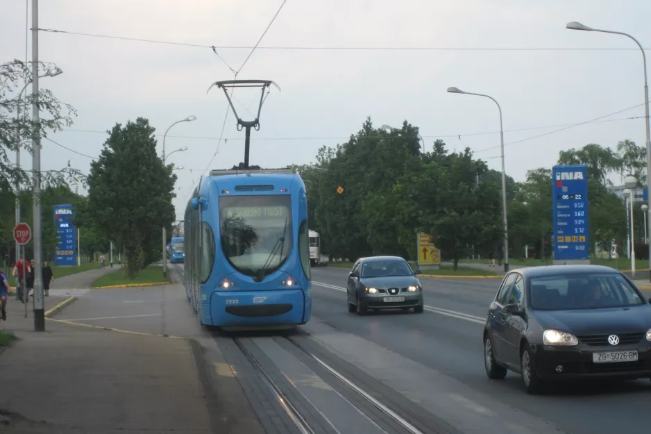 Zagreb tram line 4 with low-floor articulated tram 2232 near Ravnice (2008)