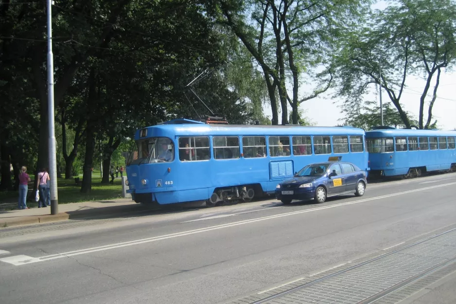 Zagreb tram line 4 with railcar 463 near Ravnice (2008)