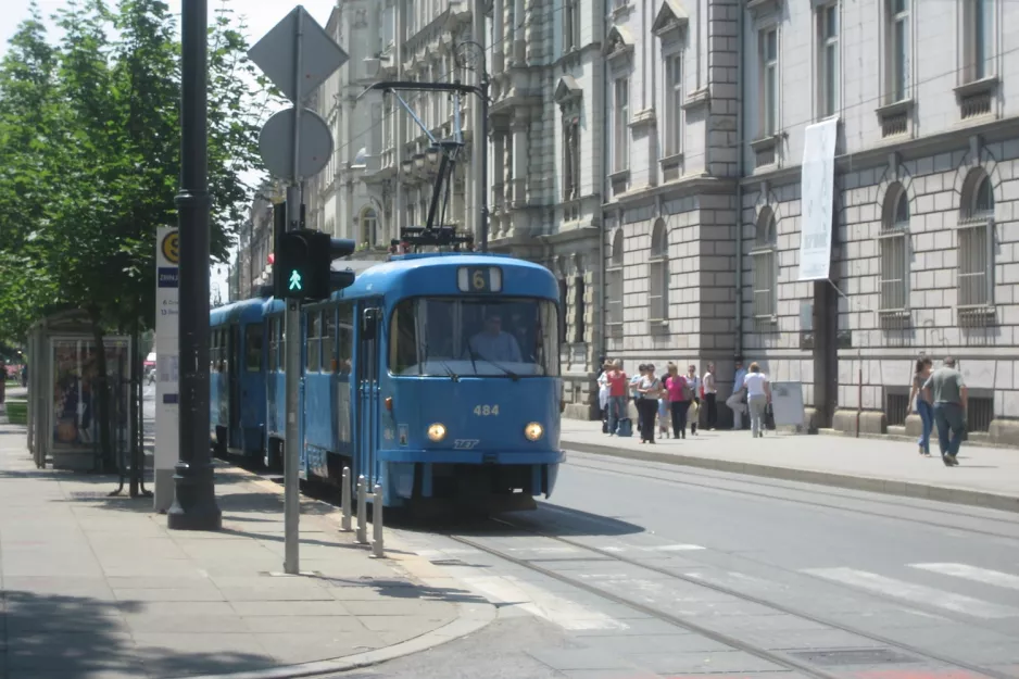 Zagreb tram line 6 with railcar 484 at Zrinjevac (2008)