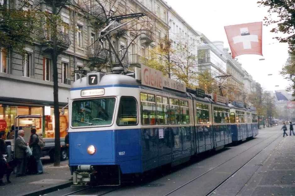 Zürich tram line 7 with articulated tram 1657 on Bahnhofstr. / HB (2005)