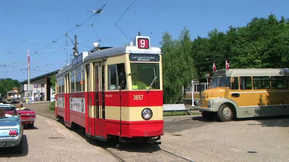 Hamburger Hochbahn V6E 3657 at the Tramway Museum