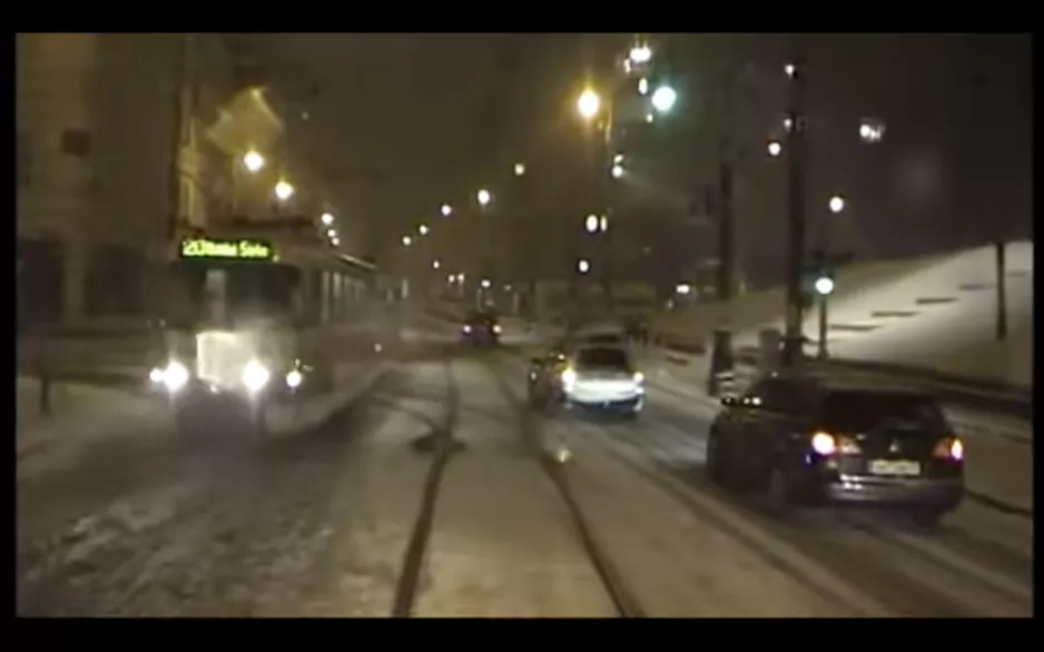 Praha, tramvaj, PRAGUE, tram in snow, real time in driver cab. part 4