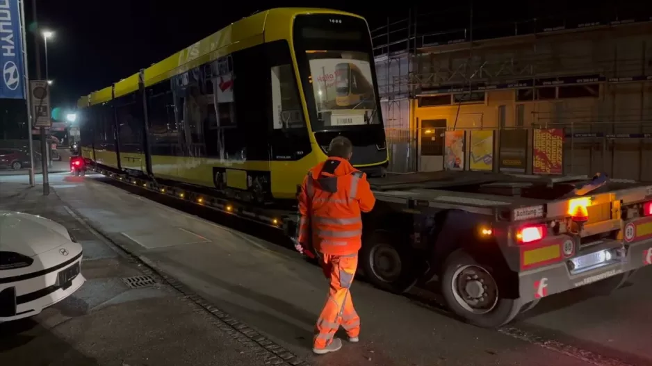 TINA Tram: First vehicle arrives in Oberwil.