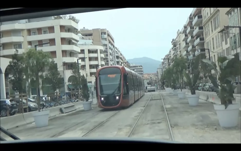 Tram Nice, line 2 route from Magnan to Jean-Medecin